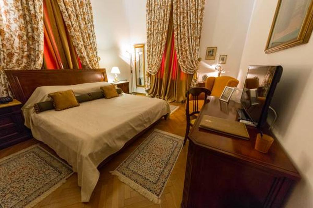Grand Boutique Hotel Bucharest Exterior photo