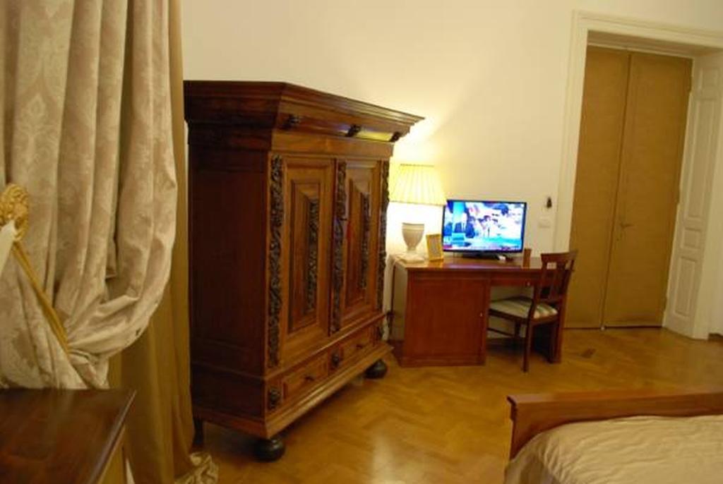 Grand Boutique Hotel Bucharest Exterior photo